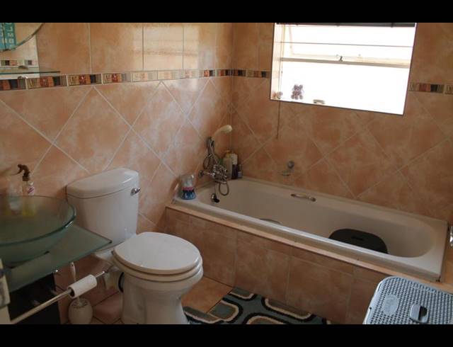 5 BEDROOM CLUSTER FOR SALE IN EDEN GLEN